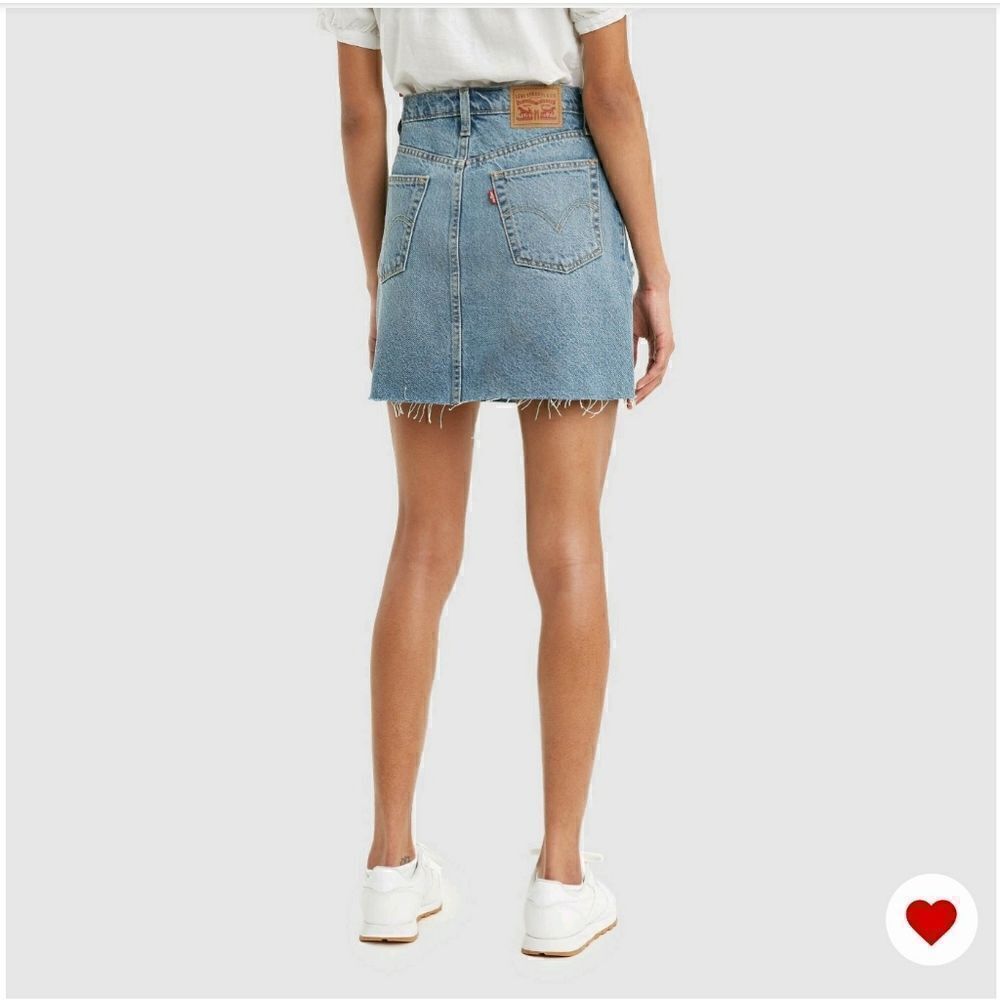 Levi's Women high-rise iconic mini jeans skirt. - Picture 3 of 9